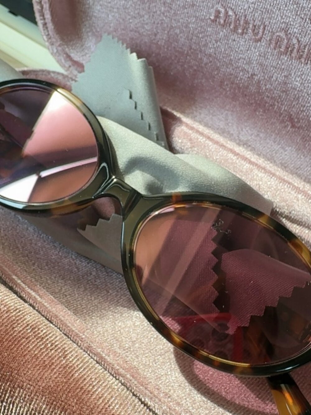 Miu Miu Sunglasses - Picture 7 of 9